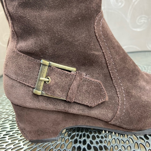 Aerosoles Minnesota Brown Suede Womens Boots, 5.5 - Picture 9 of 15